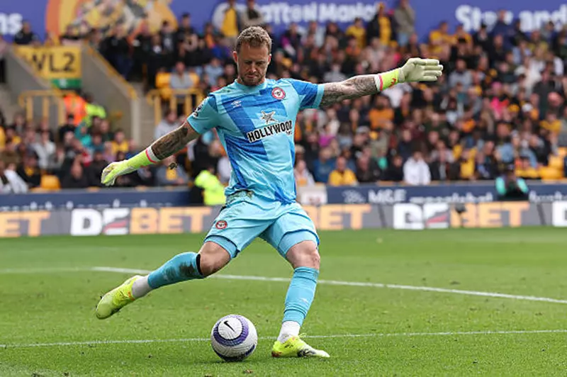 صفقة استراتيجية تمهد لانتقال حارس ليفربول: فليكين يتجه إلى ليفركوزن